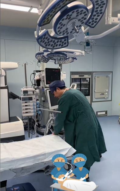 朱翔离世前2日仍拍片分享手术前准备工作。