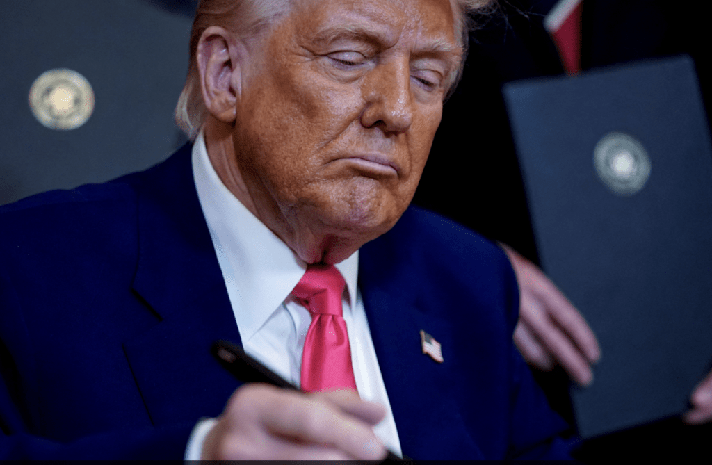 儘管面臨法律挑戰，特朗普政府依然維持強硬姿態。路透社