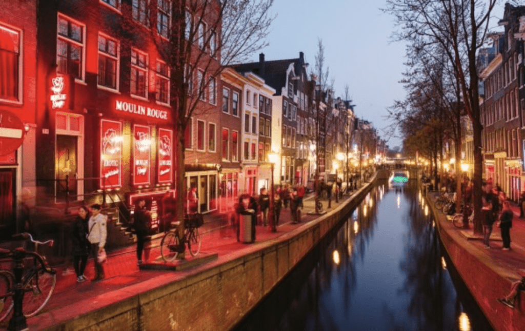 荷兰阿姆斯特丹计划搬迁该市被视为罪恶温床的红灯区。