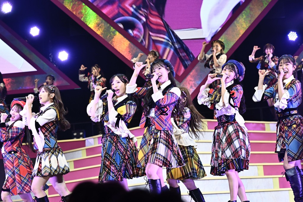 AKB48迎成軍20周年,苦練廣東話與歌迷互動。 AKB48迎成軍20周年,苦練廣東話與歌迷互動。