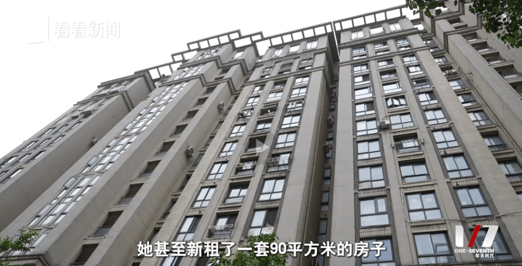 王女士要在屋苑另租一個900呎單位,堆放她網上買回來的寶貝。看看新聞 王女士要在屋苑另租一個900呎單位,堆放她網上買回來的寶貝。看看新聞