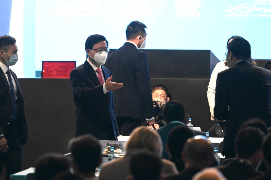 政府及贸发局合办的「第十六届亚洲金融论坛」开幕礼，李家超出席及致辞。（梁文辉摄）