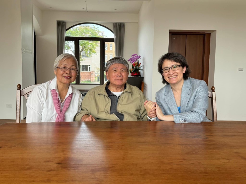 台湾的萧美琴副总统(右)2024年探访林义雄。 fb / 萧美琴 台湾的萧美琴副总统(右)2024年探访林义雄。 fb / 萧美琴