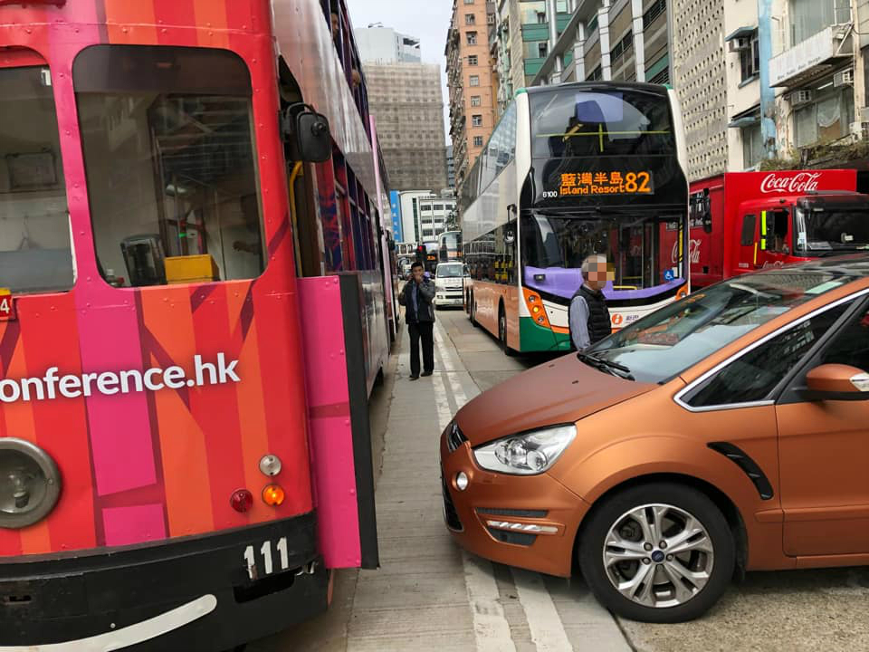 私家車出路口捱電車撞。馬路的事討論區圖片