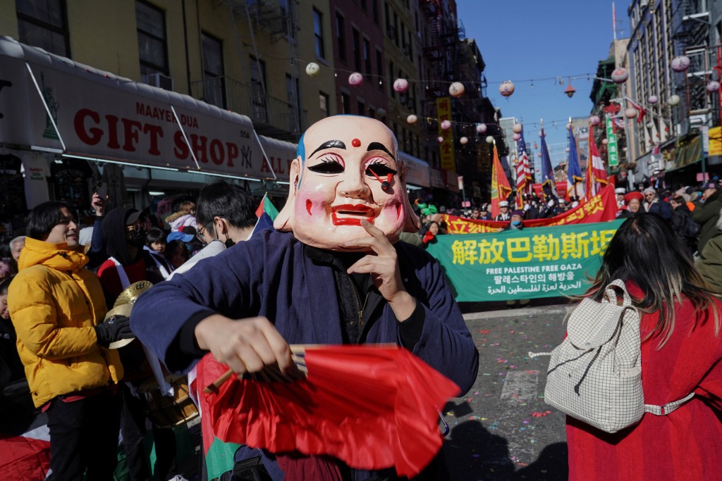 紐約唐人街慶祝農曆新年氣氛熱鬧。路透社