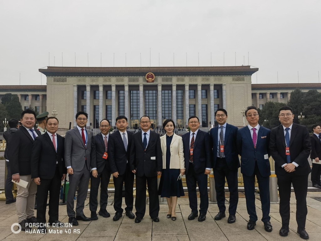 從劉國勳的照片可見，民建聯立法會議員黃英豪（右四）、選委界立法會議員梁毓偉（左一）亦有參與活動。劉國勳FB