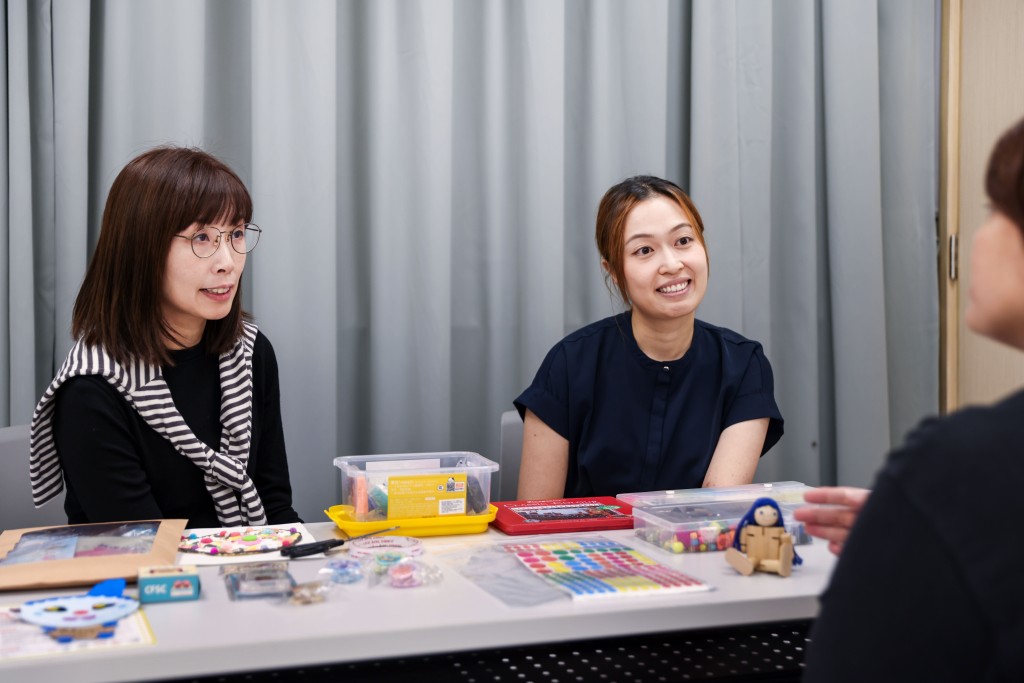 楊行宜(左)表示，將於下月20日在新都城中心舉行藝術展。吳艷玲攝