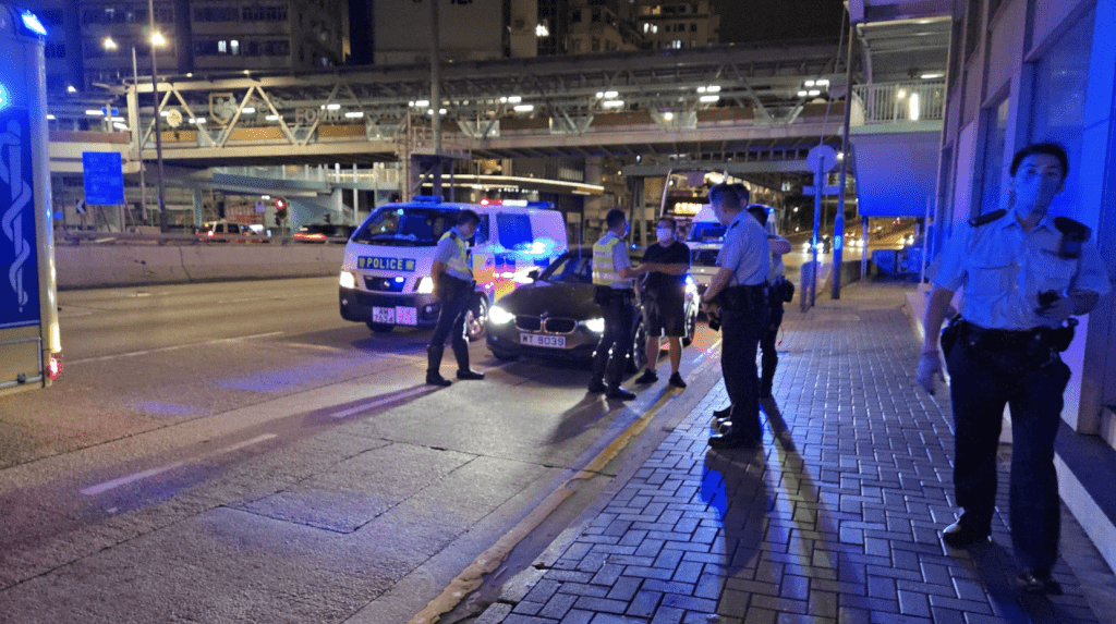 警員到場調查。黎志偉攝 警員到場調查。黎志偉攝