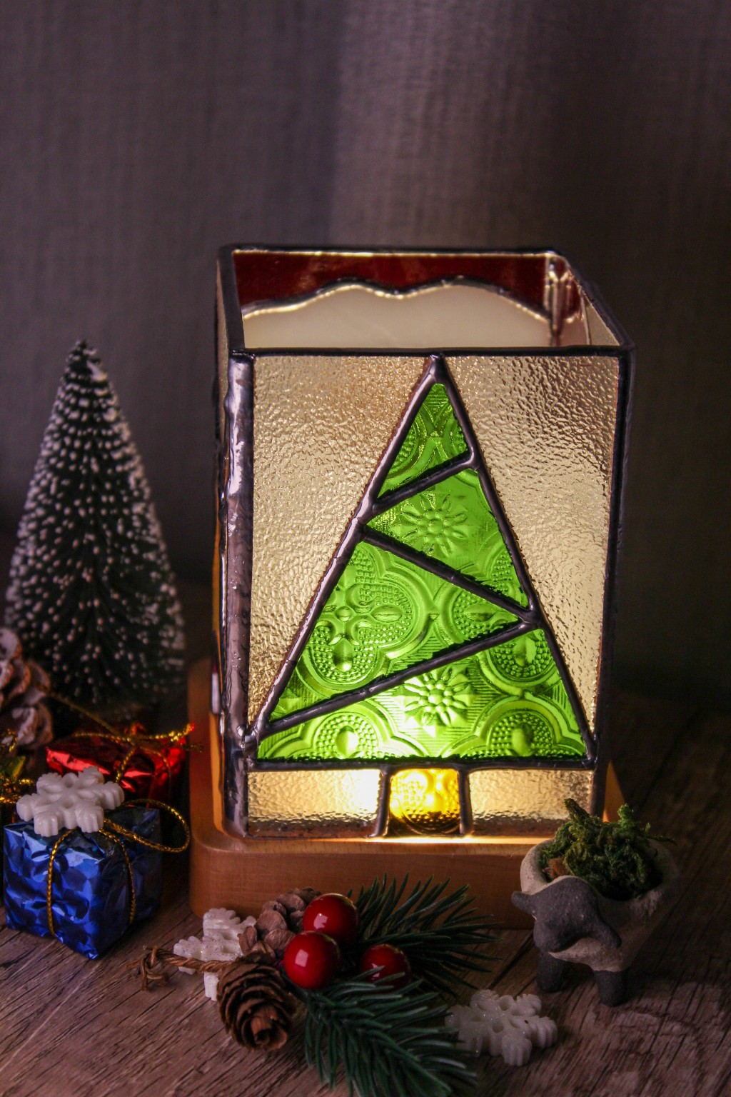 Purr Purr Cat Studio – 壓花玻璃聖誕樹/聖誕小夜燈工作坊（圖片來源：誠品）