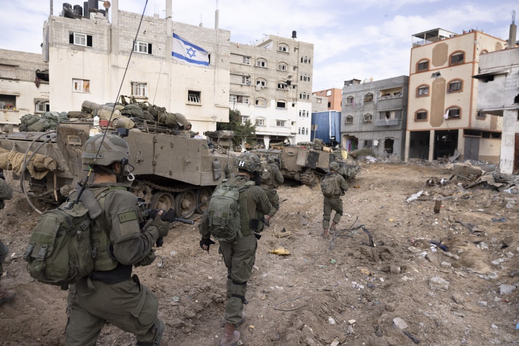 以军继续在加沙的军事行动。美联社