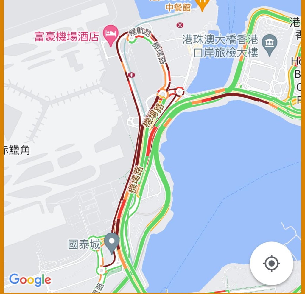 機場交通一度嚴重擠塞。香港機場實況討論區FB