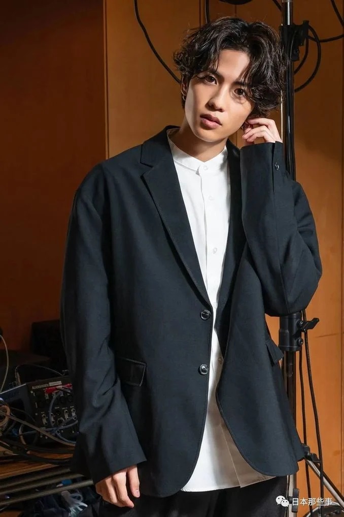 有指志尊淳演出妖怪藏馬。