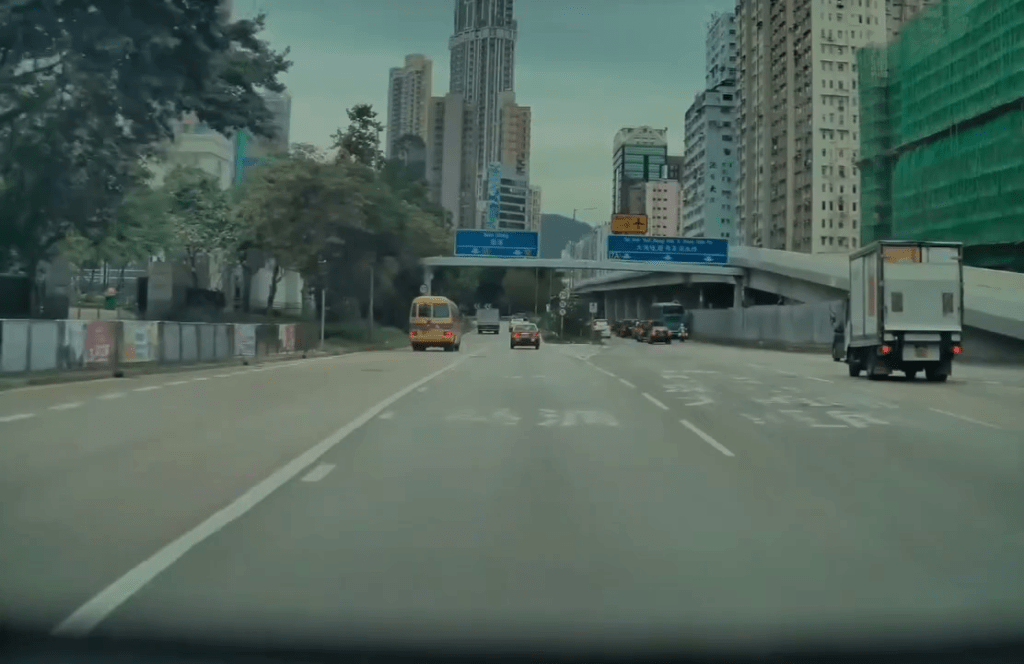 校巴沿最左線行駛，入錯往葵涌方向路口。Threads@22ocooperowen