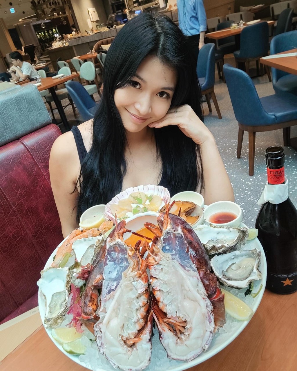 陈思圻近期经常上载品尝美食的照片。  ​