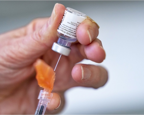 加拿大授權為12至15 歲年齡組別接種輝瑞疫苗。AP資料圖片