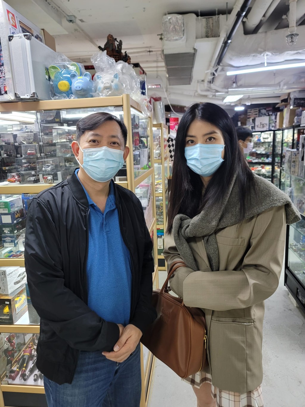 陳慧琳早前行玩具店被網民野生捕獲，在網民鏡頭下亦完美凍齡。（圖片來源：FB@TOY ZONE HK）