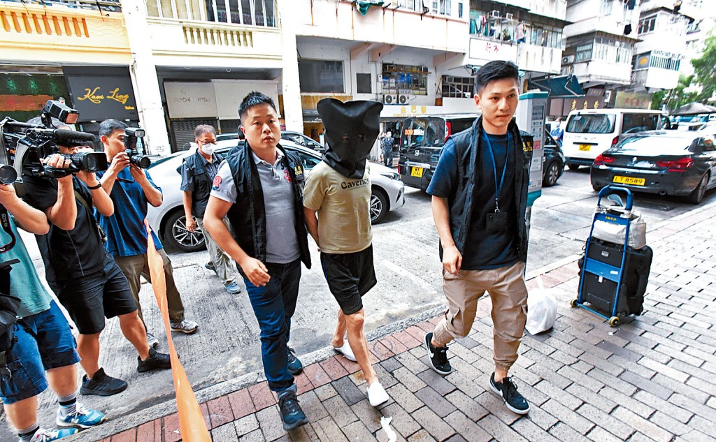 涉盜竊多個T形街道牌的49歲無業漢,上周被警方拘捕。