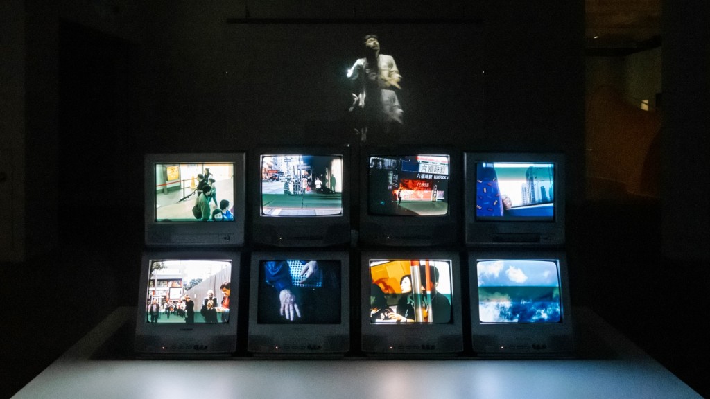 严瑞芳《逆踏》，2019年，录像装置。
