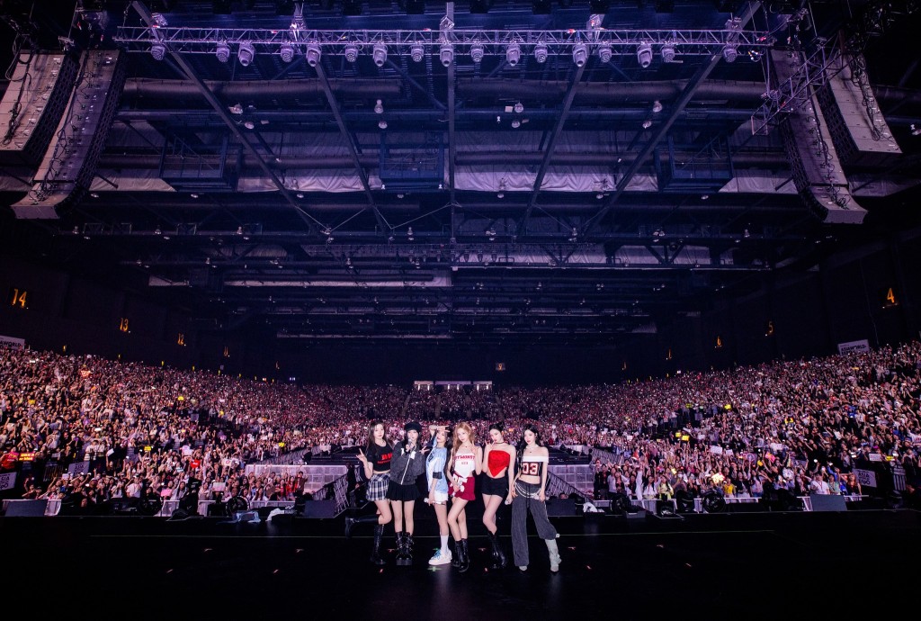 BABYMONSTER曾於2025年5月在亞博館舉行首次世界巡迴演唱會香港站。 BABYMONSTER曾於2025年5月在亞博館舉行首次世界巡迴演唱會香港站。