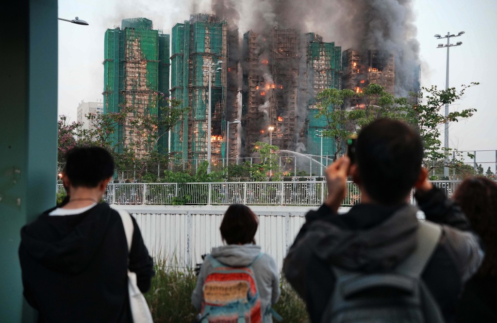 測量師學會認為原址重建不可行。 測量師學會認為原址重建不可行。