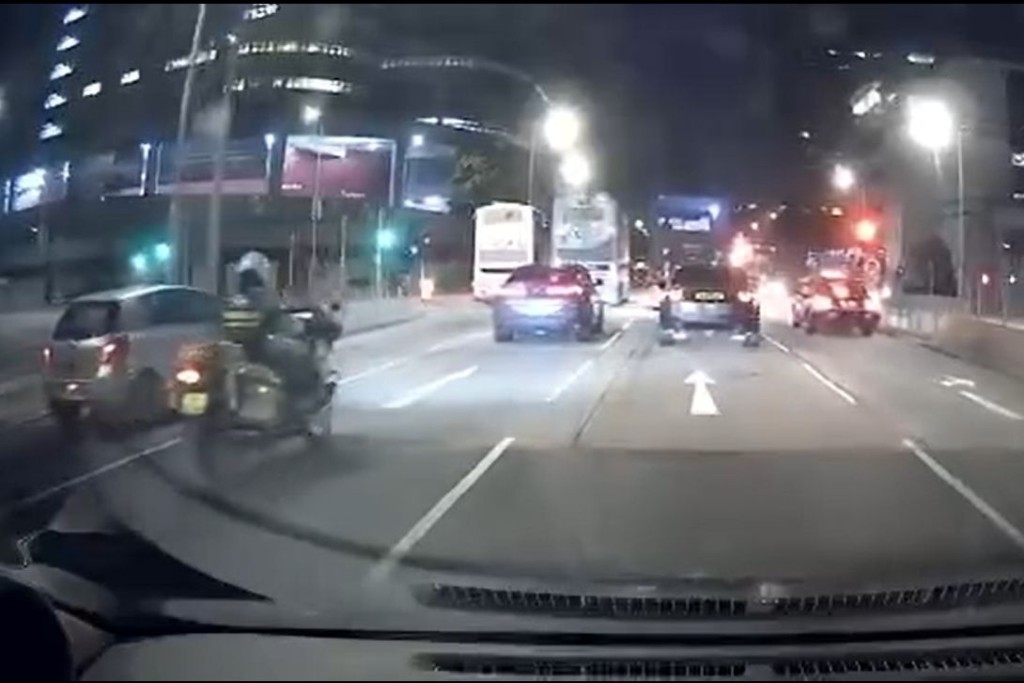 警員追截私家車。資料圖片