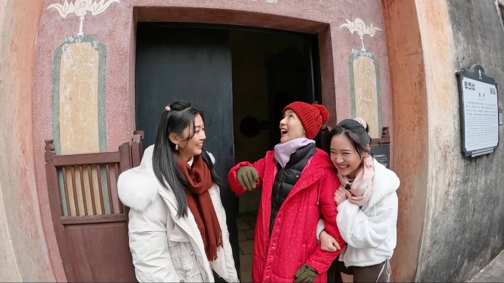 江美儀與郭柏妍多度合作。