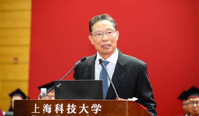 鍾南山出席畢業禮。網上圖片