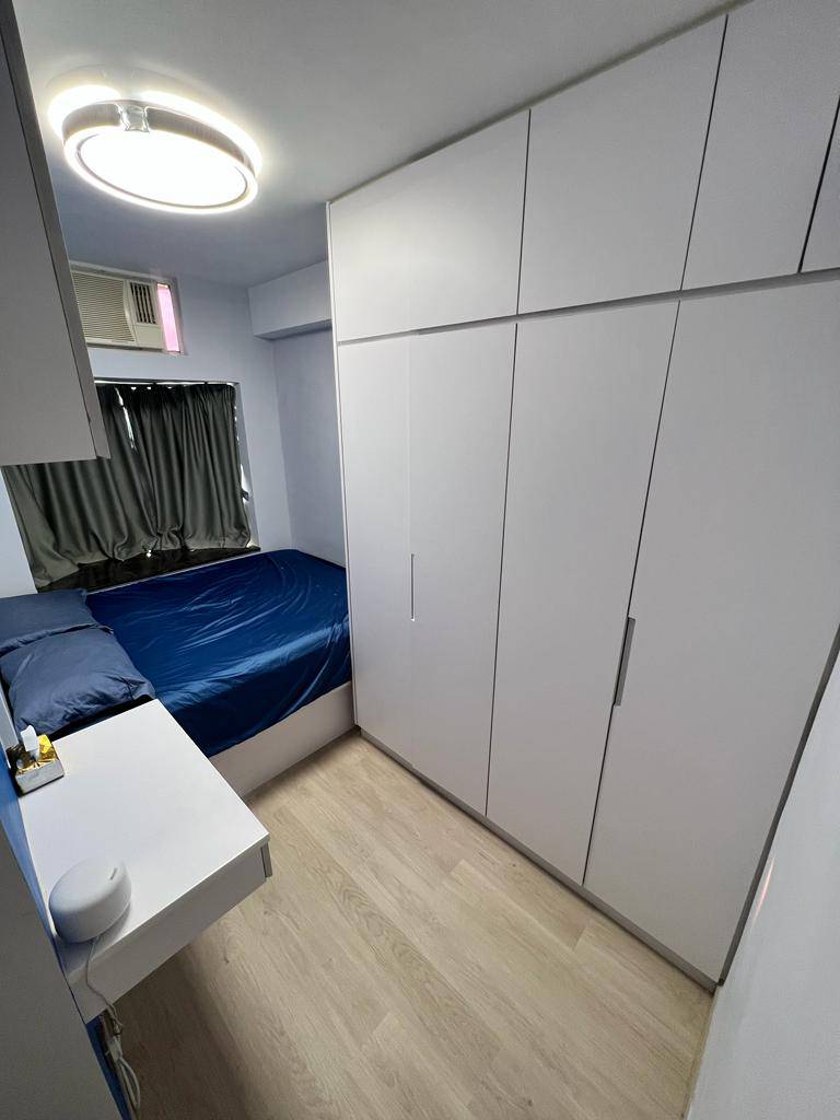 放盘有2间睡房，图中寝室设置大牀及衣柜。
