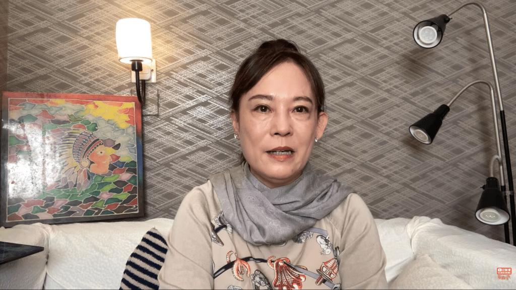 翁靜晶今晚在直播中，證實已接回劉家良骨灰。YouTube頻道《危險人物2.0》截圖