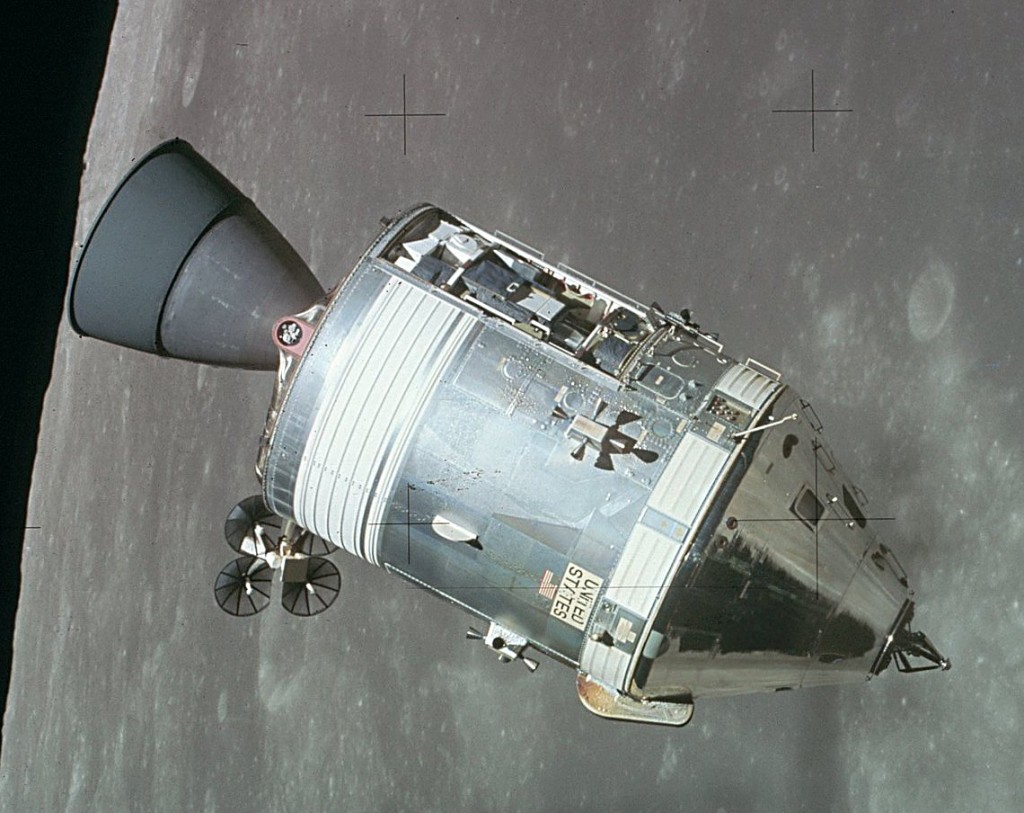 美国阿波罗计的探月指挥舱。
