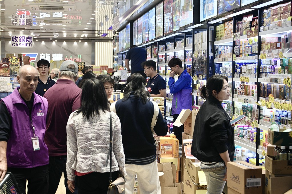 謝邱安儀料2月份本港零售銷貨總值會有較佳表現。資料圖片 謝邱安儀料2月份本港零售銷貨總值會有較佳表現。資料圖片