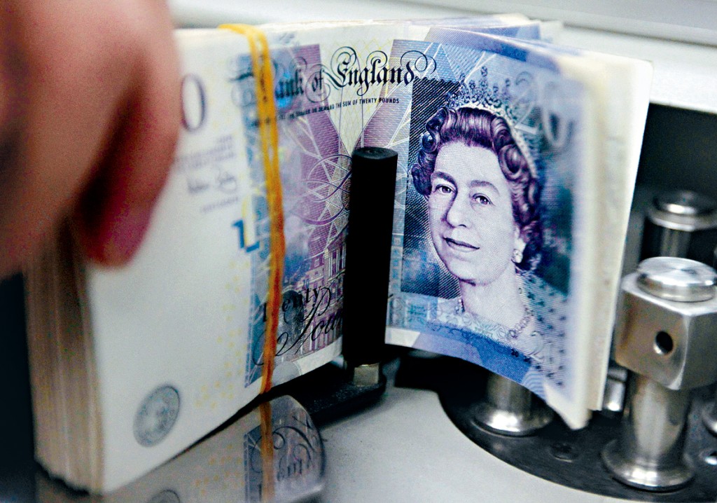 英鎊兌美元上周創下4月以來最低，主要受英國政府財政緊縮預期及政治不穩影響。