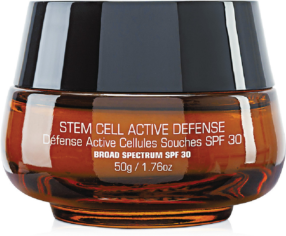 全方位幹細胞防曬霜 $2,800  含維他命A、E及多種植物精華，滋養肌膚，並有防曬效果，特別適合戶外活動使用。