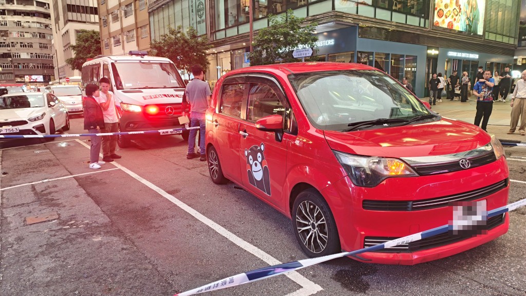 涉事快餐車車身為鮮紅色,印有「熊本熊」公仔,相當醒目。徐裕民攝 涉事快餐車車身為鮮紅色,印有「熊本熊」公仔,相當醒目。徐裕民攝