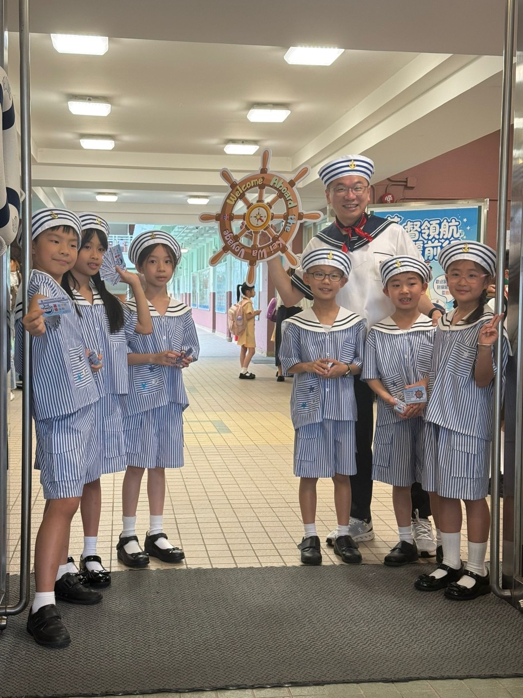 准时07:30,同学仔返学啦!(摄:吕嘉卿) 准时07:30,同学仔返学啦!(摄:吕嘉卿)