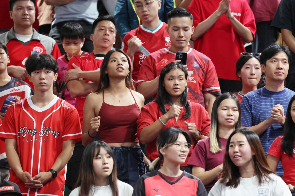 港隊在男子手球4強賽憾負安徽。
