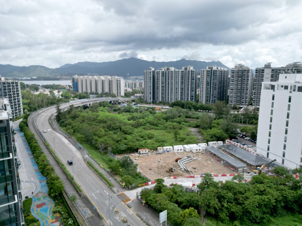 甯漢豪指出,目前政府仍有待港鐵提交詳細的工程設計及估算,不宜在現階段公開粗略估算。資料圖片 甯漢豪指出,目前政府仍有待港鐵提交詳細的工程設計及估算,不宜在現階段公開粗略估算。資料圖片