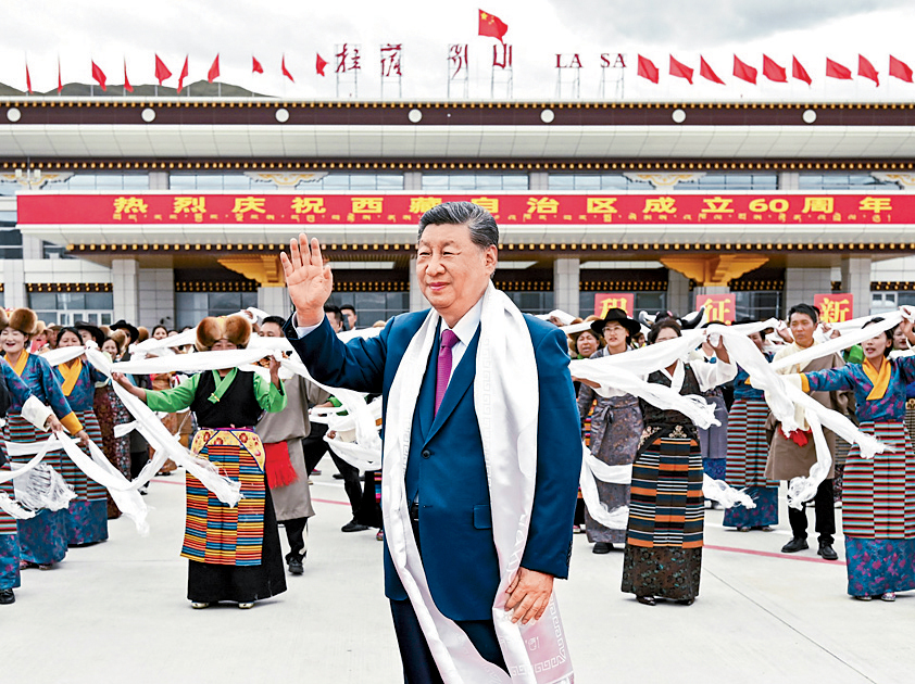 習近平乘專機抵達拉薩，受到熱烈歡迎。