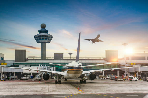 根據新加坡法例，樟宜機場過境區屬於保護區，只允許準備登機離境的乘客進入。