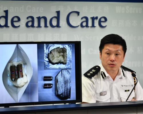 謝振中表示,警方檢獲10個涉及壓縮氣燃料爆炸品。