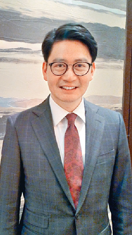 ■陳曉峰、楊政龍及李民斌（右）三人，都分別提案。