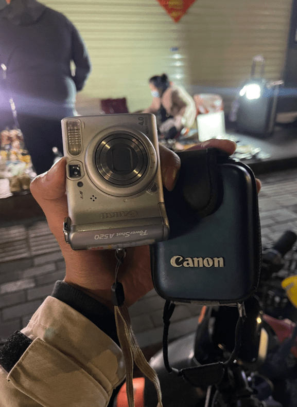 此外，另有旧款CCD 数码相机。（图片来源：小红书）