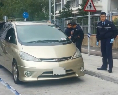 沙田石門48歲男子車内燒炭自殺。