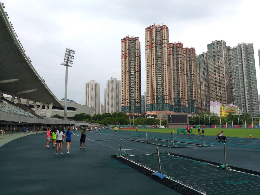 將軍澳運動場預定作為港超閉門復賽的賽場之一。王嘉豪攝