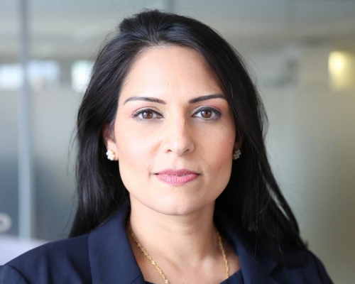 英國內政大臣彭黛玲。 Priti Patel FB圖片
