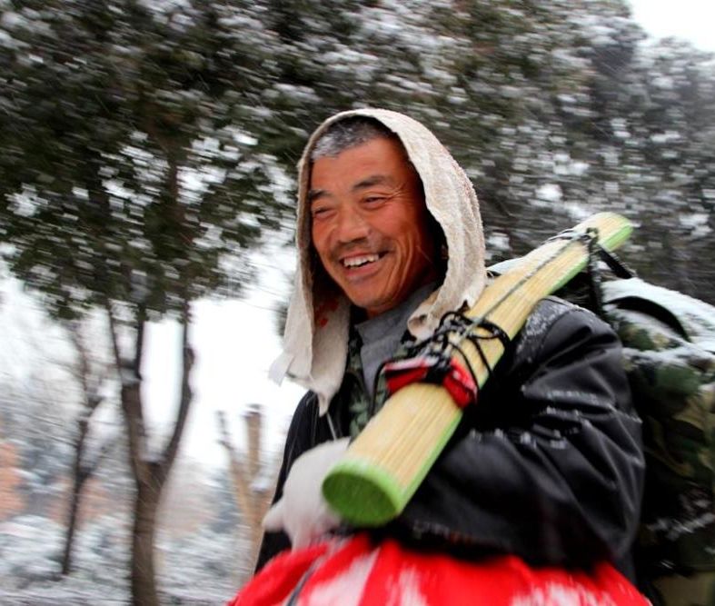 路縱遠但想到快到家了,就越走越暖。