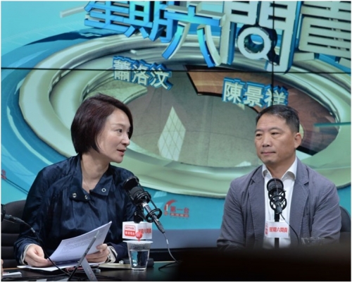 李慧琼指廿三條立法有逼切性。右為胡志偉。