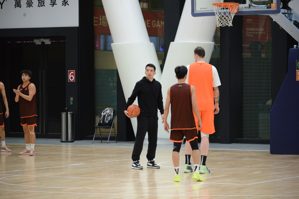 香港金牛今日在啟德主場進行公開操練。楊功煜攝