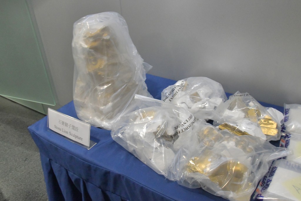 兩地警方共檢獲11.9公斤懷疑海洛英及387克懷疑霹靂可卡因，市值約1200萬元。