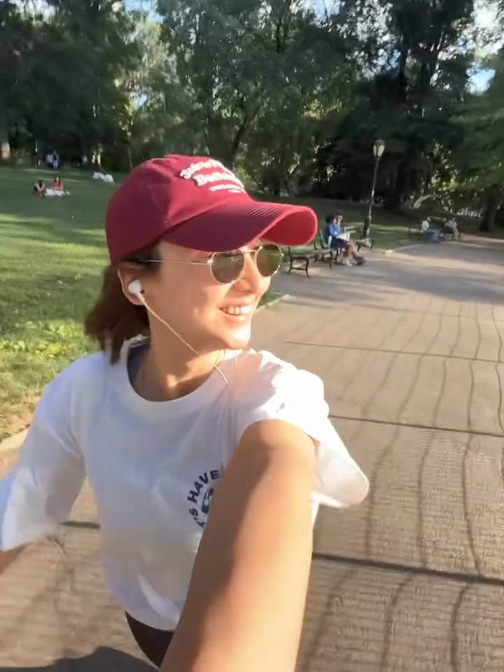 高海寧放假仍不忘鍛鍊,到公園跑步。 高海寧放假仍不忘鍛鍊,到公園跑步。